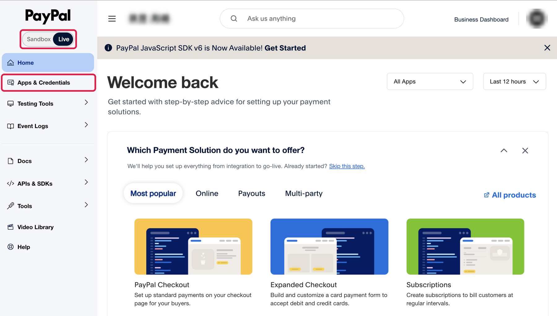 PayPal Developerのホーム。SandboxとLiveの切り替えと、Apps & Credentialsに赤枠